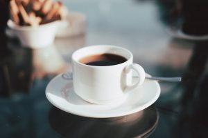 como-preparar-café-si-solo-tienes-una-taza - Cultura Cafeína